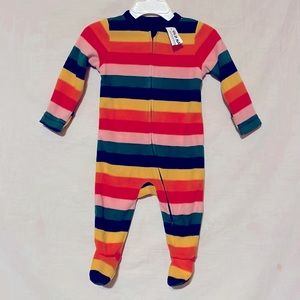 Old Navy baby pajamas with footies. Size 6-9 months.